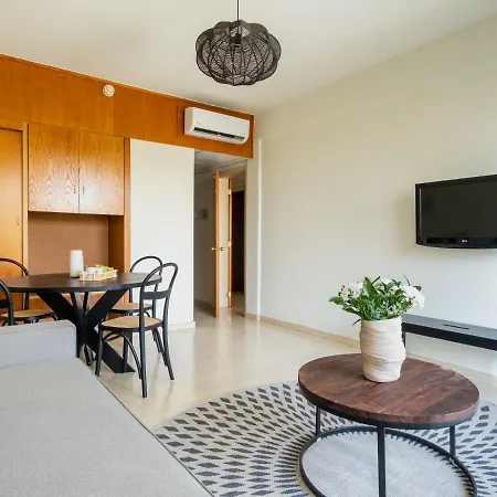 Sanders Gardens Apartment *