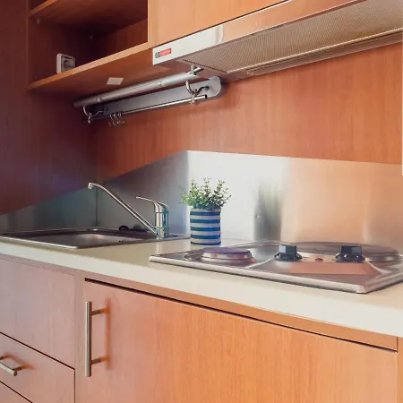 Sanders Gardens Apartment *