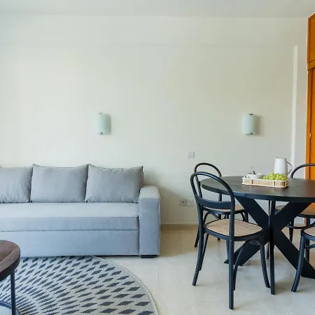 Apartment Sanders Gardens