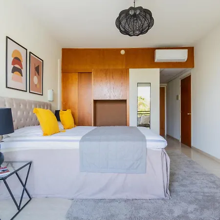 Sanders Gardens Apartment *