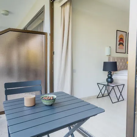 Sanders Gardens Apartment